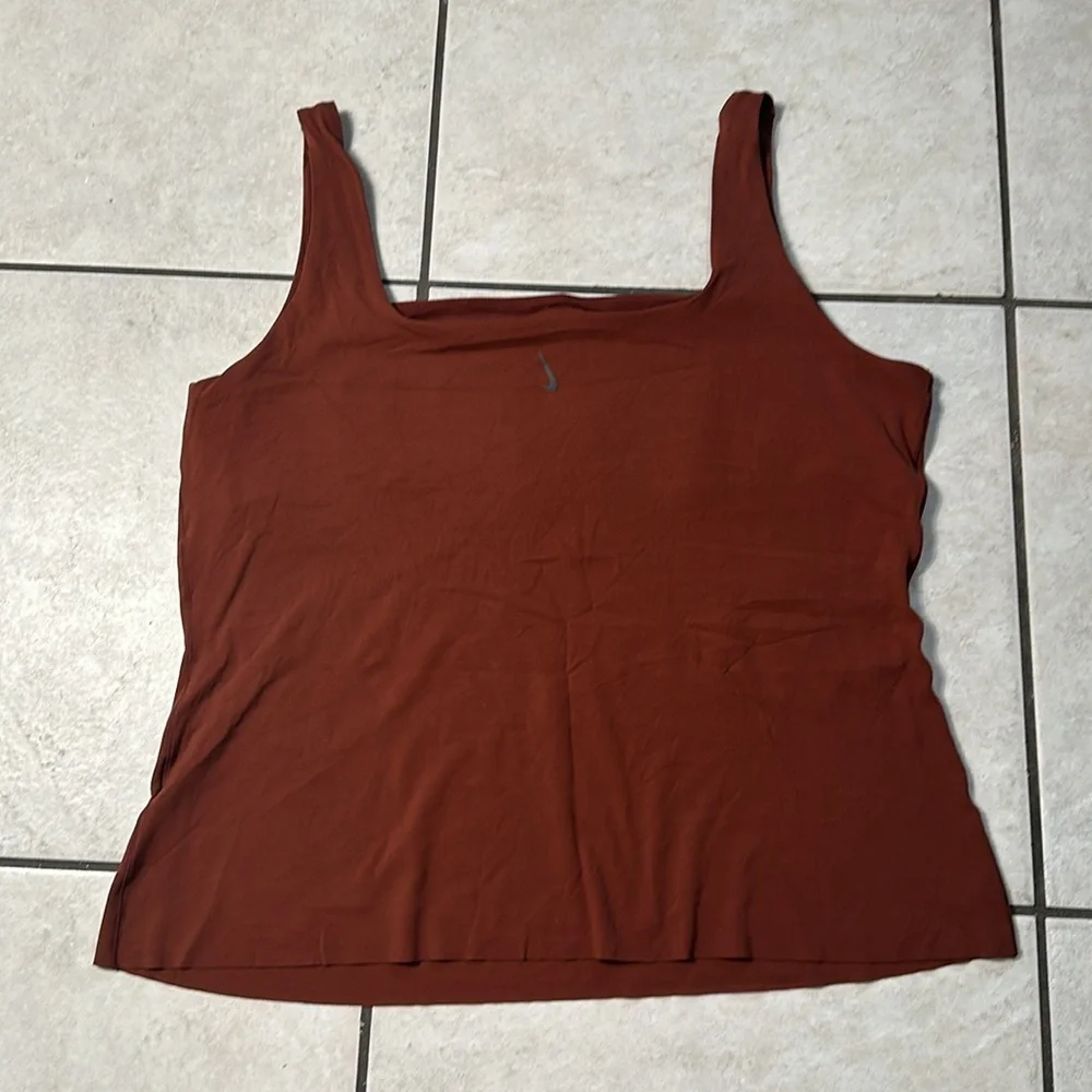 Nike‎ Yoga Luxe Women's Shelf-bra Tank